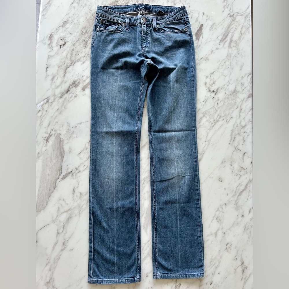 marc jacobs medium-dark wash, straight leg mid rise jean: size 29